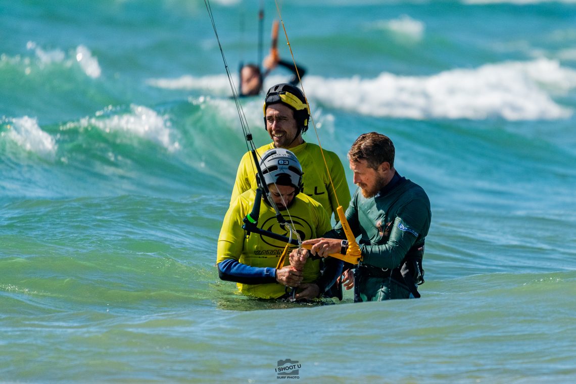 Kitesurfing Lessons in Costa da Caparica